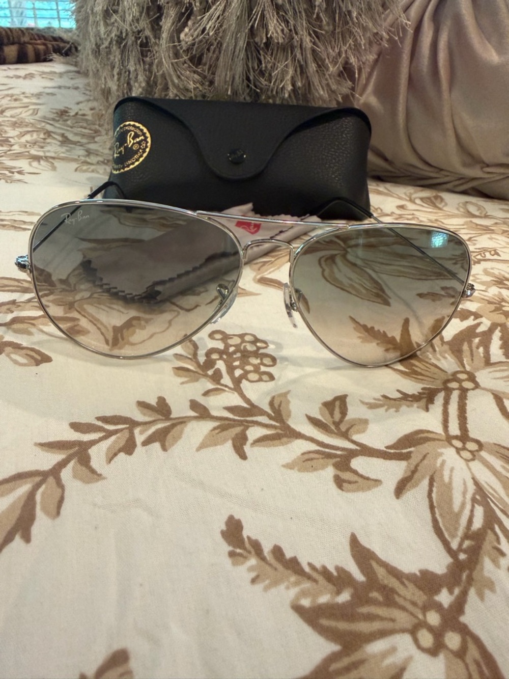 Ray-Ban Women's Aviator Sunglasses in Silver with Gray Gradient Lenses